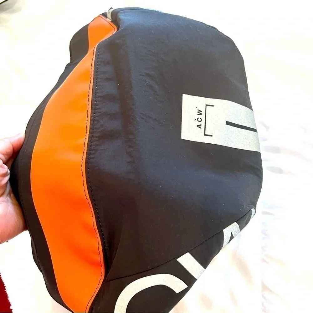 A-COLD-WALL Stria logo messenger bag black Orange